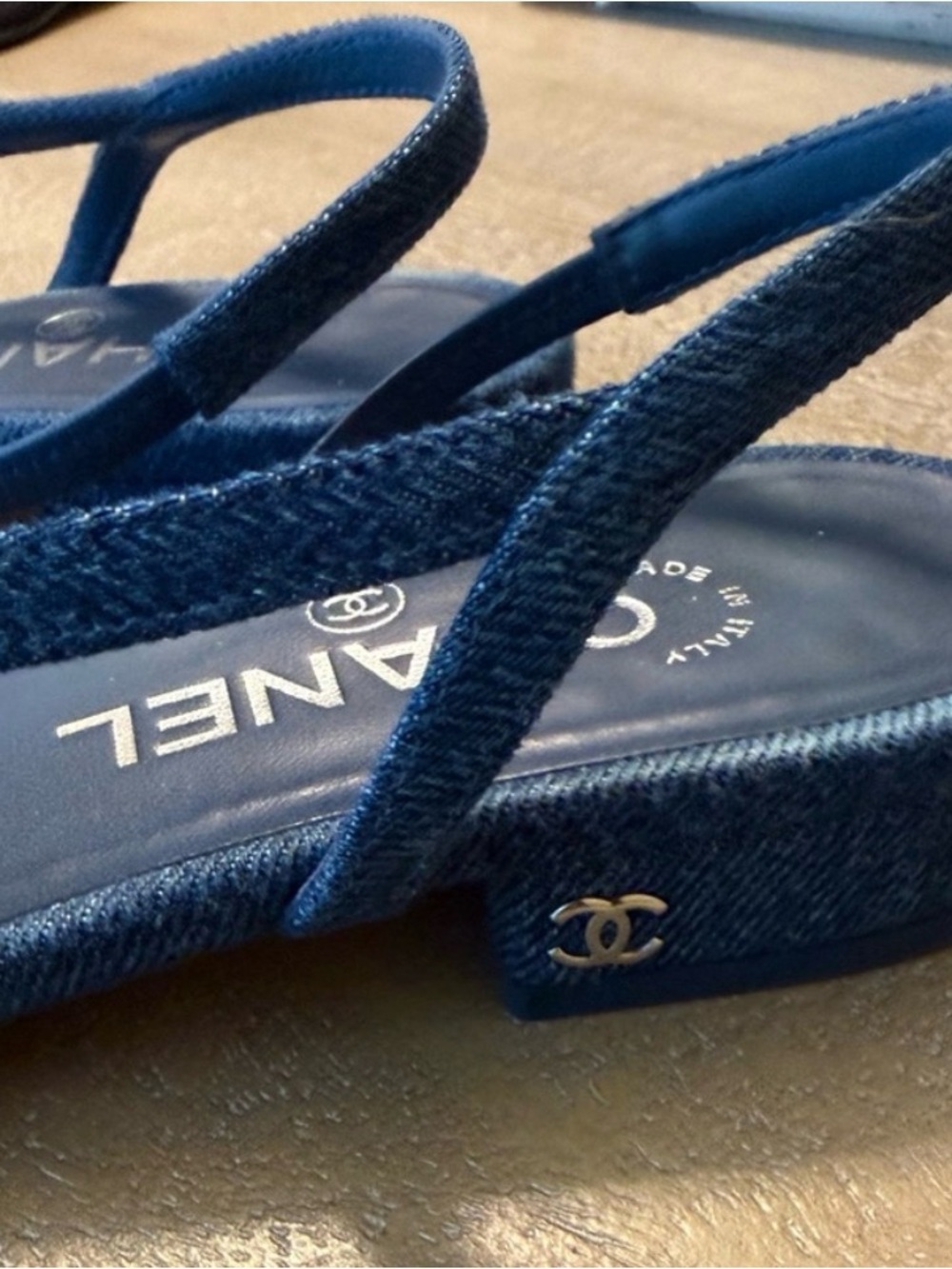 💙💙 CHANEL Denim Cap Toe CC Slingback Flats 2026 💙💙 - Picture 9 of 13